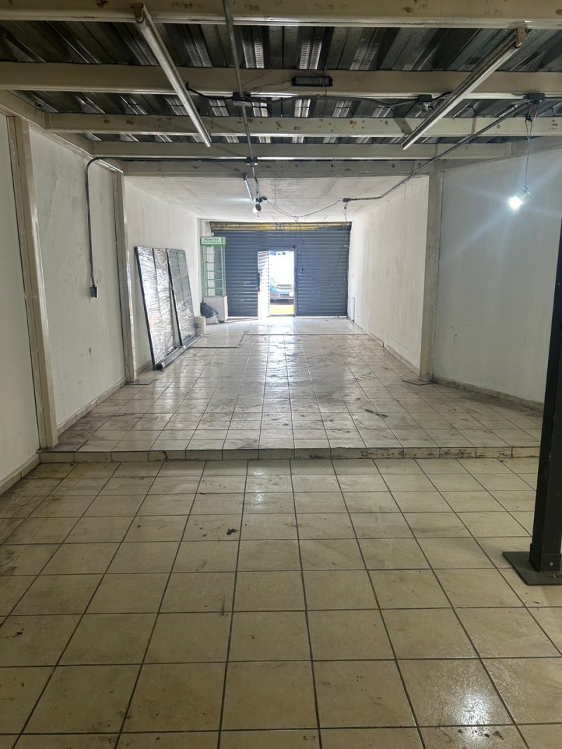 se renta local comercial en jardines de atizapan, estado de mexico