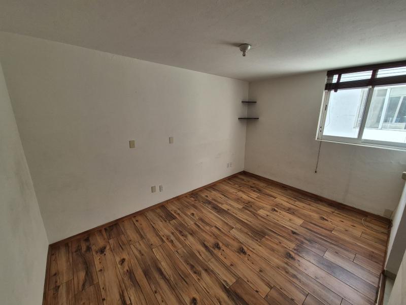 Departamento En Venta Alberta, Providencia. Semi-Remodelado
