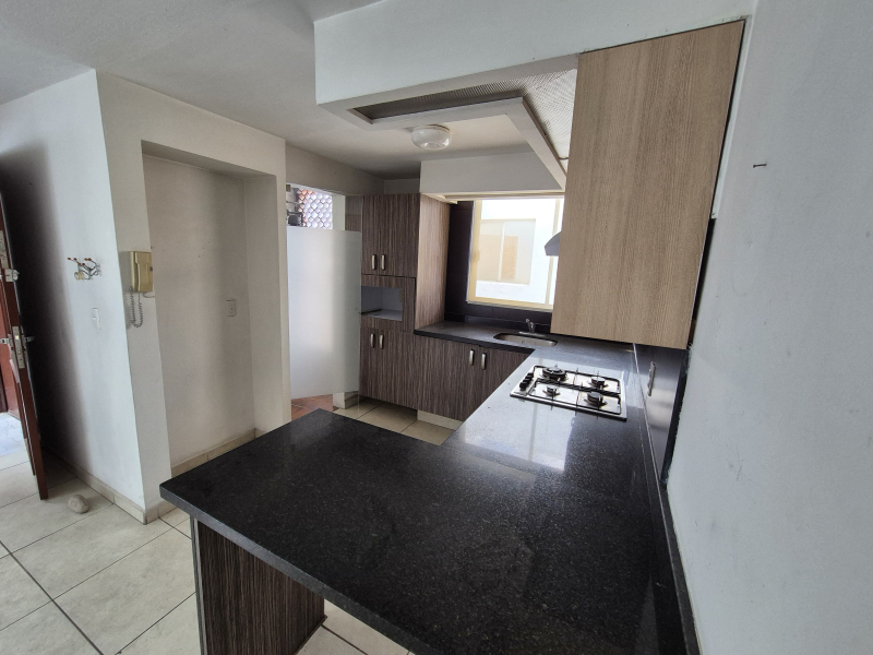 Departamento En Venta Alberta, Providencia. Semi-Remodelado