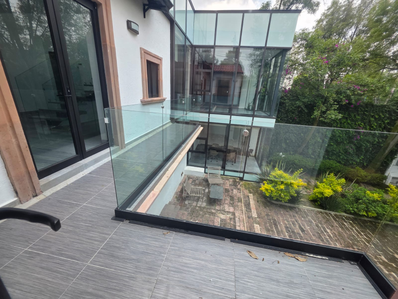 Casa Con Uso De Suelo Mixto En Venta O Renta En Lomas De Chapultepec