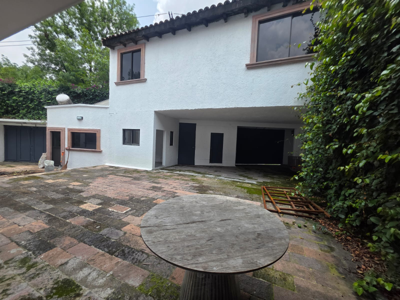 Casa Con Uso De Suelo Mixto En Venta O Renta En Lomas De Chapultepec