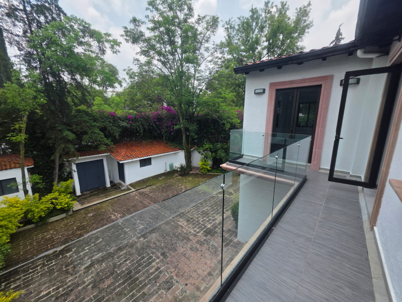 Casa Con Uso De Suelo Mixto En Venta O Renta En Lomas De Chapultepec