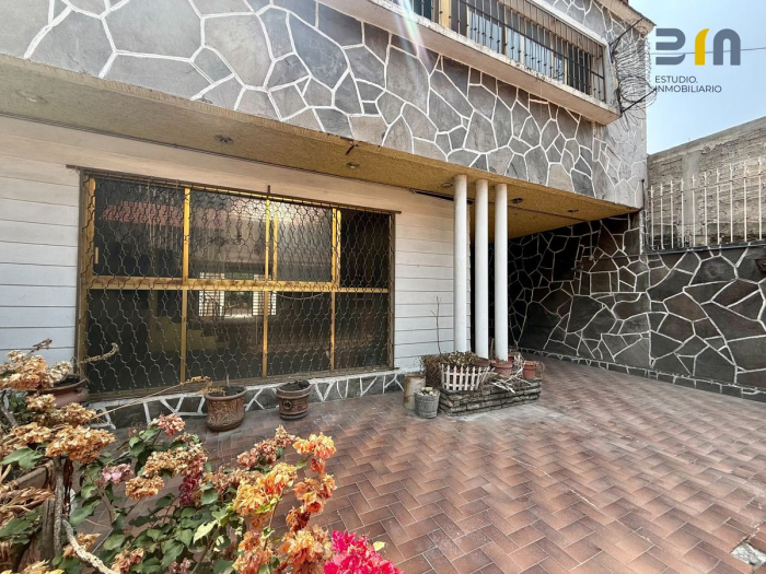 Casa en Venta sobre Eje 8 Colonia Banjidal