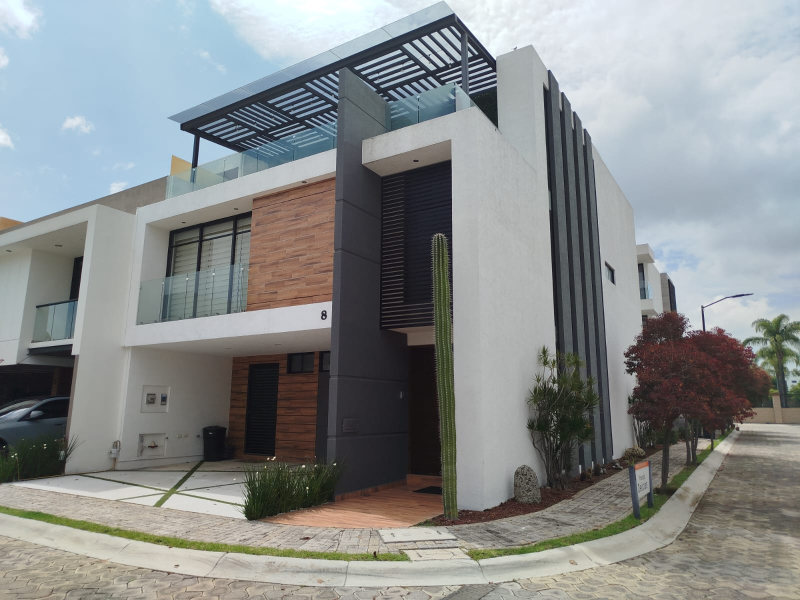Casa en Renta Amueblada en Lomas de Angelópolis 