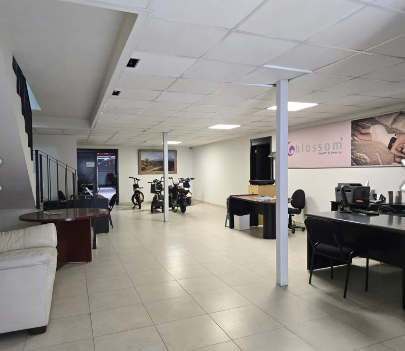 Se Vende Bodega En Jardines Del Bosque