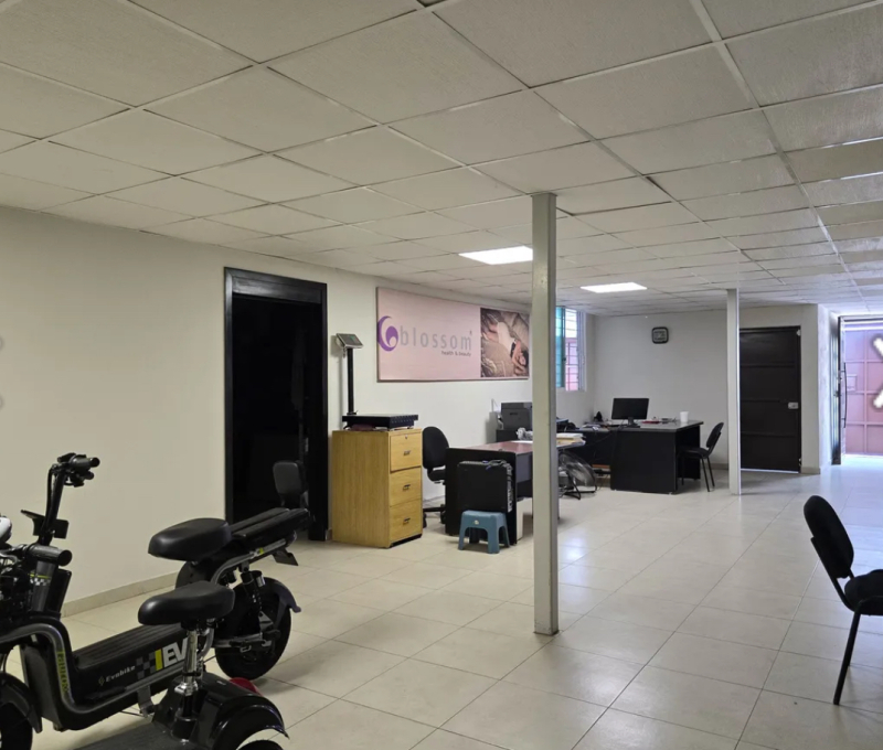 Se Vende Bodega En Jardines Del Bosque
