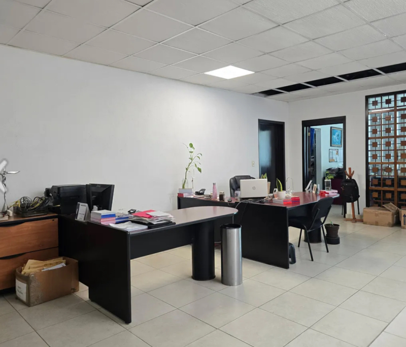 Se Vende Bodega En Jardines Del Bosque
