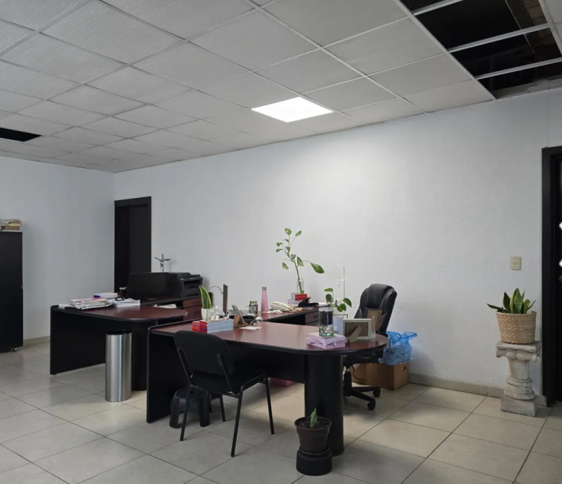 Se Vende Bodega En Jardines Del Bosque