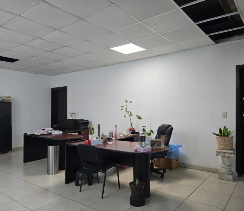 Se Vende Bodega En Jardines Del Bosque