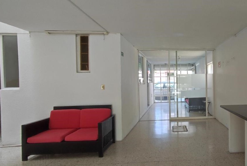 Edificio en Venta en Toluca. Ideal para escuela, oficinas o consultorios