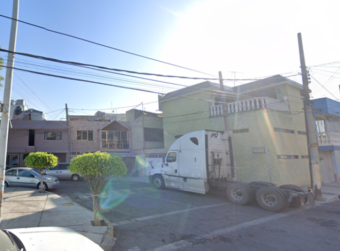 VENTA DE CASA EN VILLA DE ARAGON, CON 2 DEPTO. INDEPENDIENTES