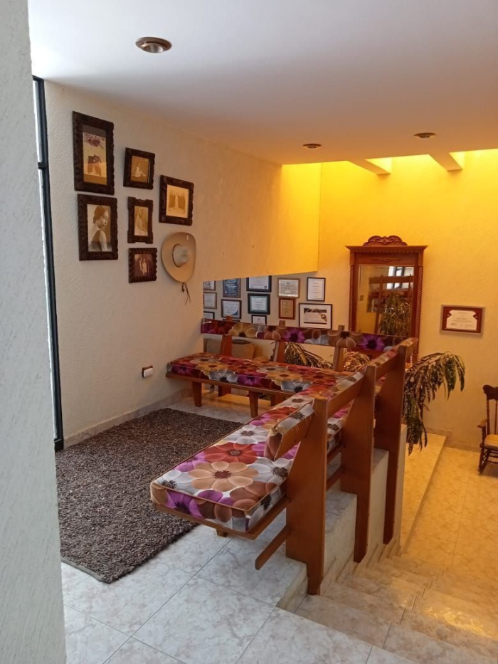 venta de casa cerca de la alhondiga de granaditas