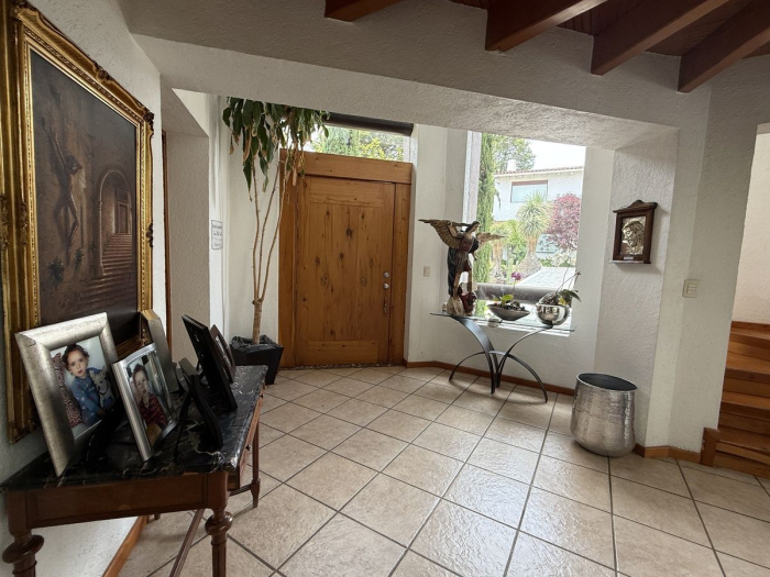 Disfrute vivir en linda casa en condominio La Cima, muy cerca de Sante Fe