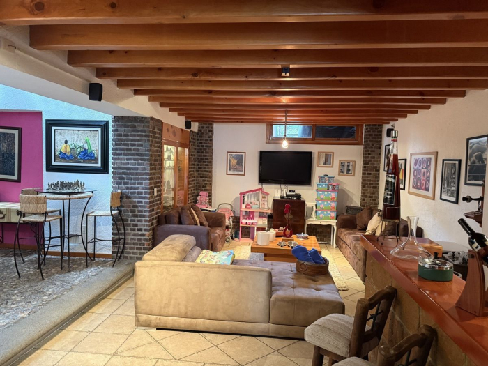 Disfrute vivir en linda casa en condominio La Cima, muy cerca de Sante Fe