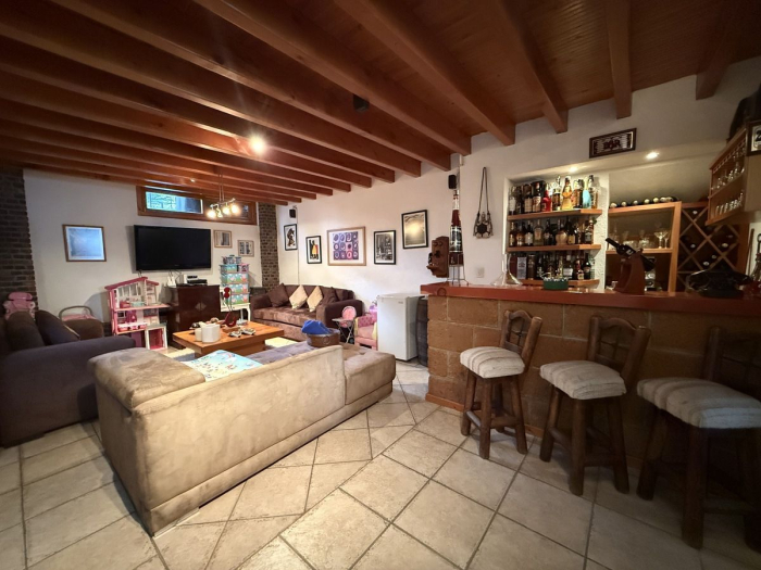 Disfrute vivir en linda casa en condominio La Cima, muy cerca de Sante Fe