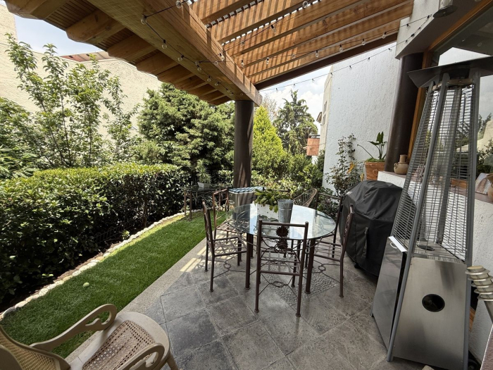Disfrute vivir en linda casa en condominio La Cima, muy cerca de Sante Fe