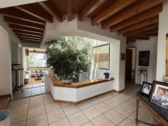 Disfrute vivir en linda casa en condominio La Cima, muy cerca de Sante Fe