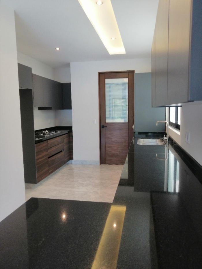venta departamento prácticamente nuevo con roof garden  lomas de tecamachalco.
