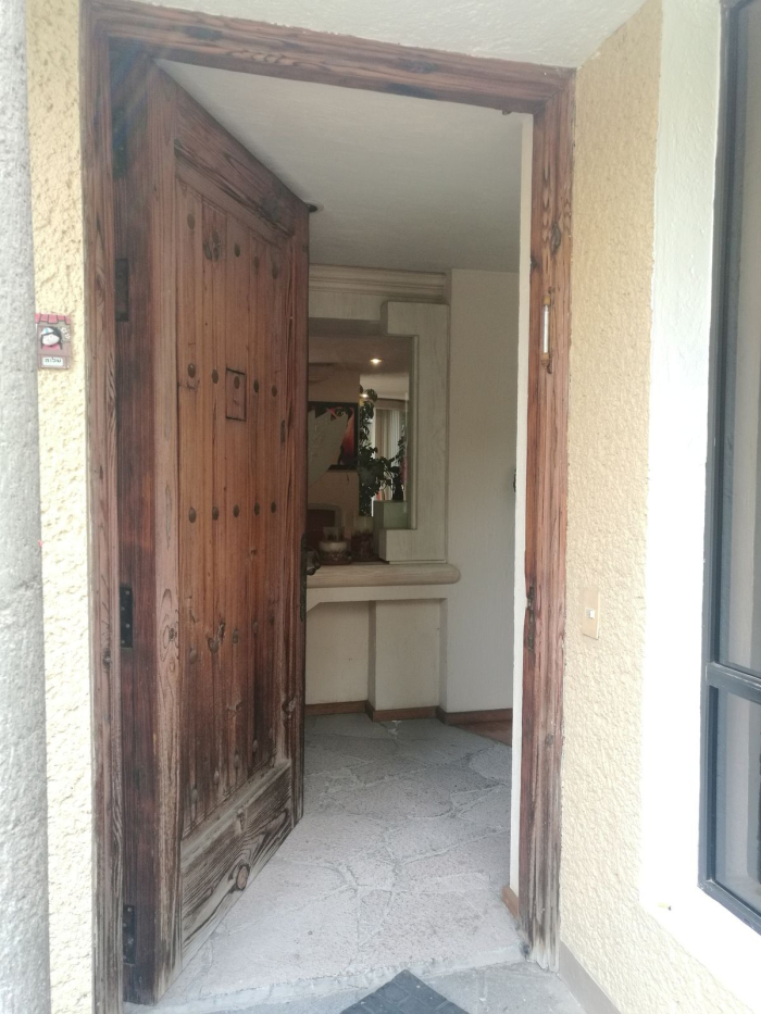 CASA EN VENTA, PARQUES DE LA HERRADURA, EN CONJUNTO CON VIGILANCIA