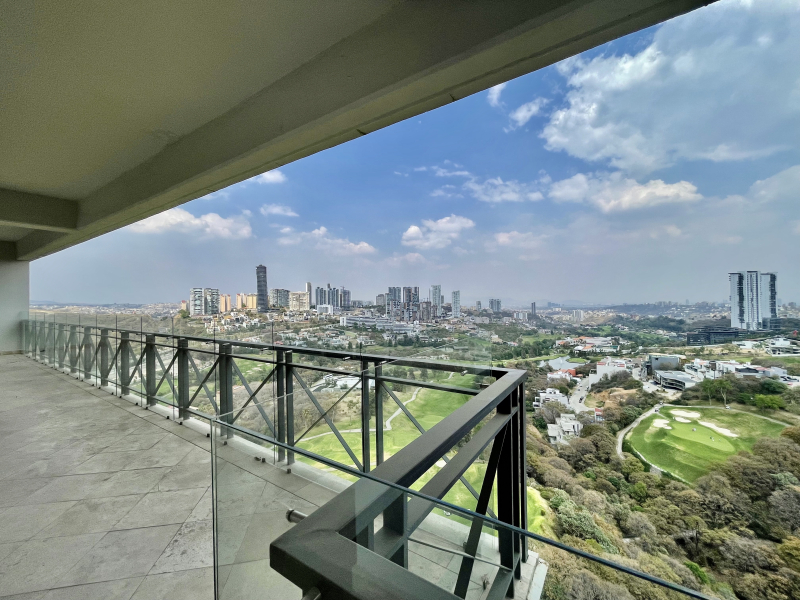 VENDE O RENTA DEPARTAMENTO PENTH HOUSE EN BOSQUE REAL
