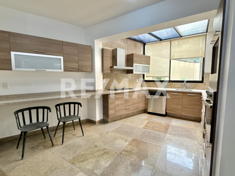 casa en renta en lomas de tecamachalco cercano a la universidad anáhuac