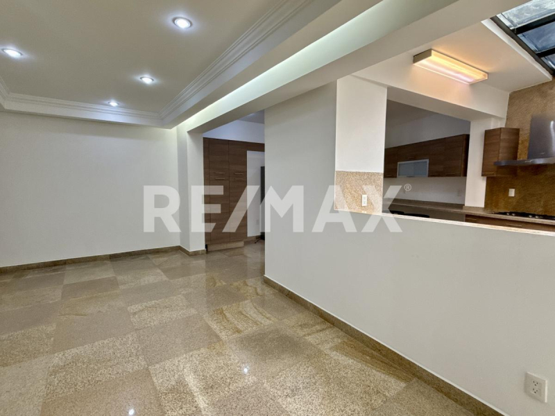 casa en renta en lomas de tecamachalco cercano a la universidad anáhuac