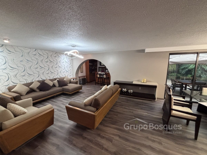 Casa en Venta o Renta en Lomas de la Herradura, calle cerrada