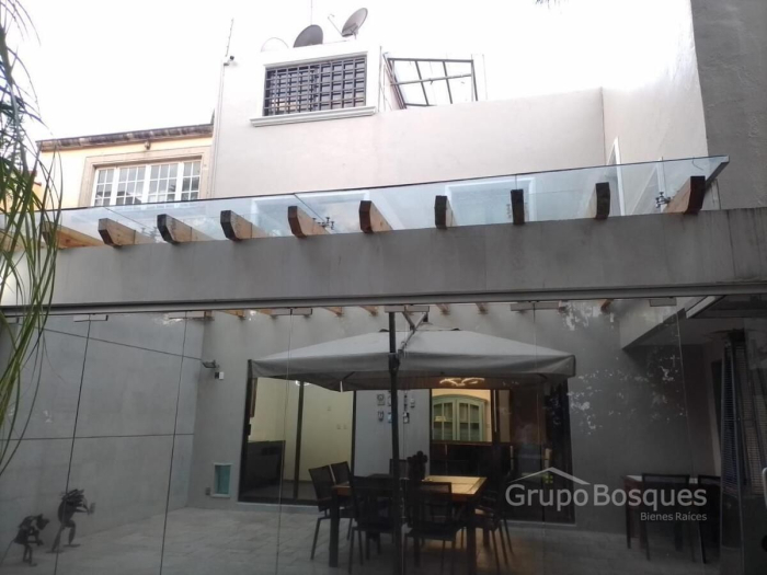 Casa en Venta o Renta en Lomas de la Herradura, calle cerrada