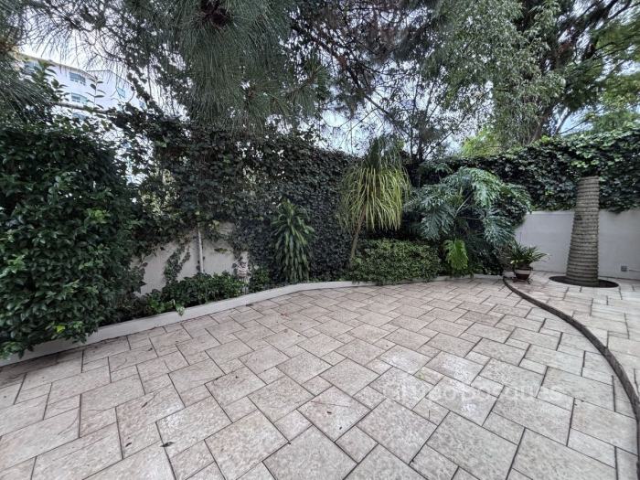 Casa en Venta o Renta en Lomas de la Herradura, calle cerrada