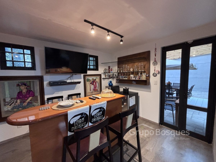 Casa en Venta o Renta en Lomas de la Herradura, calle cerrada