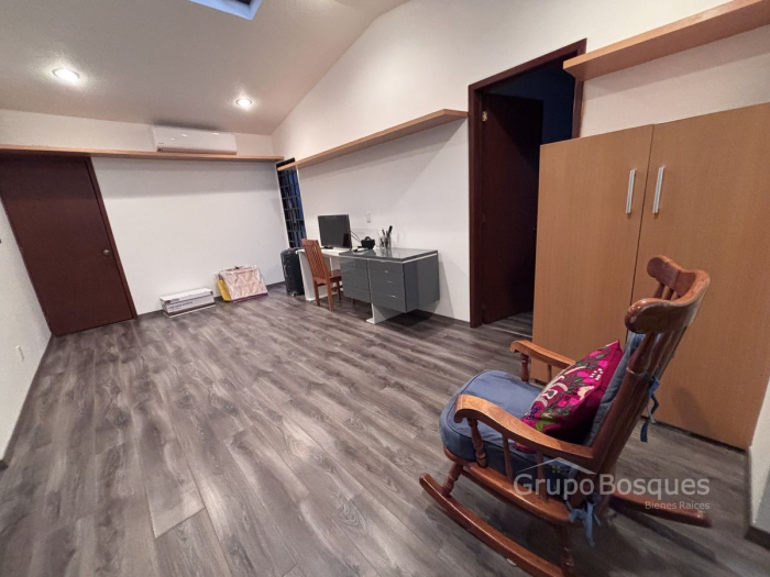 Casa en Venta o Renta en Lomas de la Herradura, calle cerrada