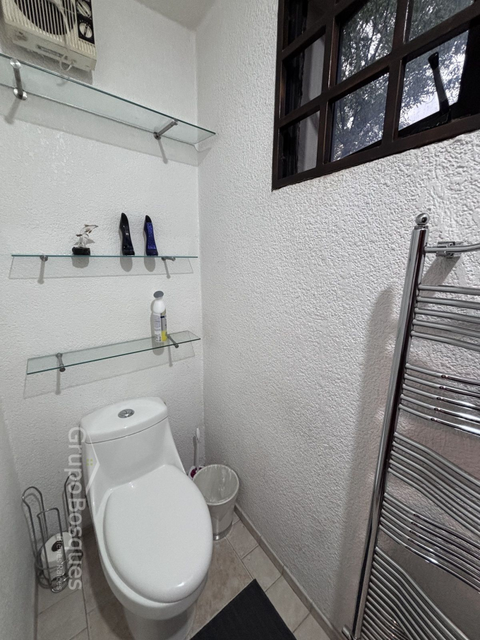 Casa en Venta o Renta en Lomas de la Herradura, calle cerrada