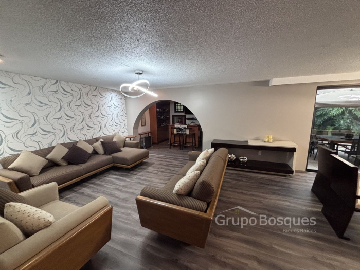 Casa en Venta o Renta en Lomas de la Herradura, calle cerrada