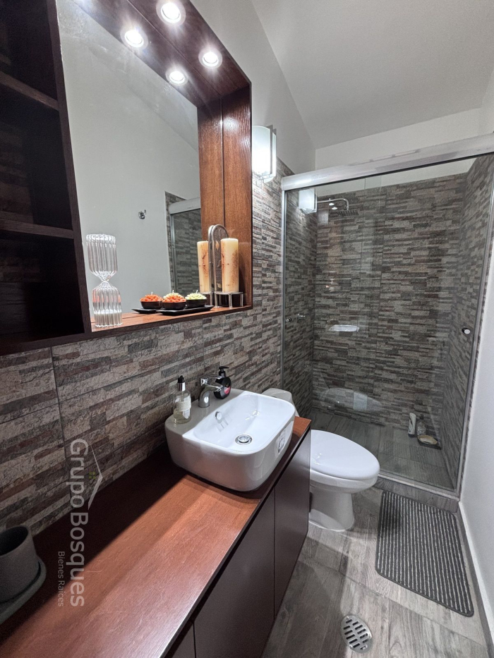 Casa en Venta o Renta en Lomas de la Herradura, calle cerrada