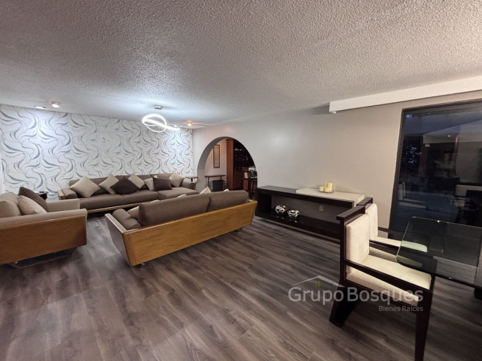 Casa en Venta o Renta en Lomas de la Herradura, calle cerrada