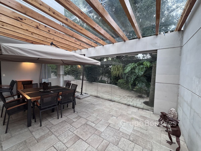 Casa en Venta o Renta en Lomas de la Herradura, calle cerrada