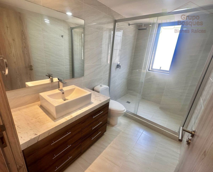 departamento en renta en torre morat bosque real.