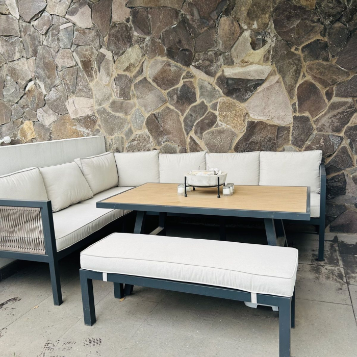 SE VENDE CASA EN BOSQUE REAL CON JARDIN Y PERGOLA