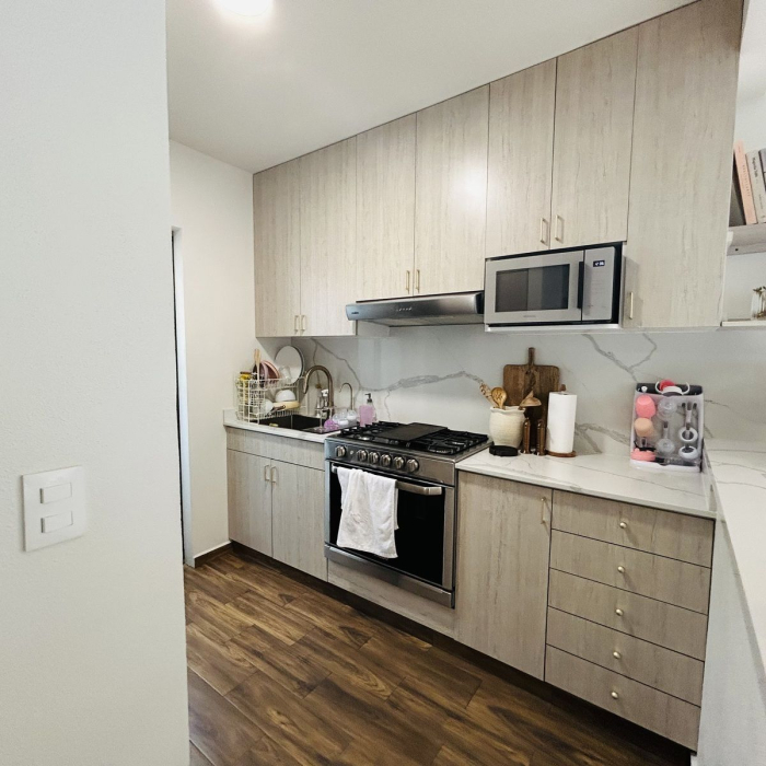 SE VENDE CASA EN BOSQUE REAL CON JARDIN Y PERGOLA