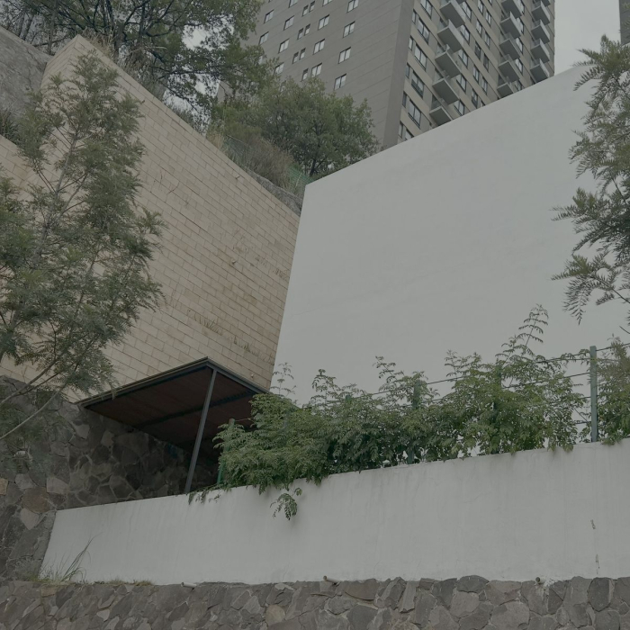 SE VENDE CASA EN BOSQUE REAL CON JARDIN Y PERGOLA