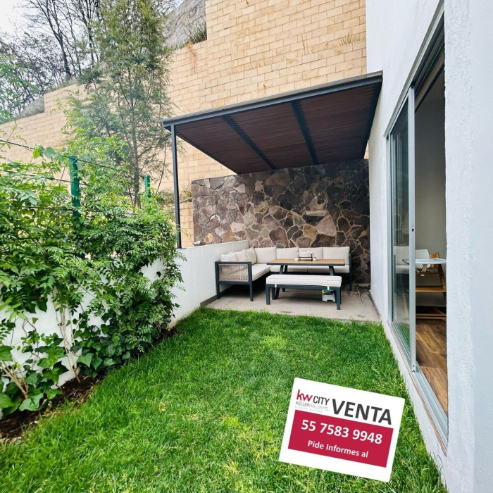 SE VENDE CASA EN BOSQUE REAL CON JARDIN Y PERGOLA