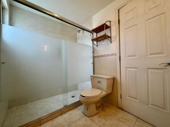 amplio y funcional departamento listo para habitar – ideal para familias