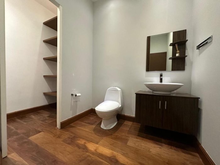 Penthouse de Ensueño en El Ducal �?? Vista Panorámica y Diseño Moderno
