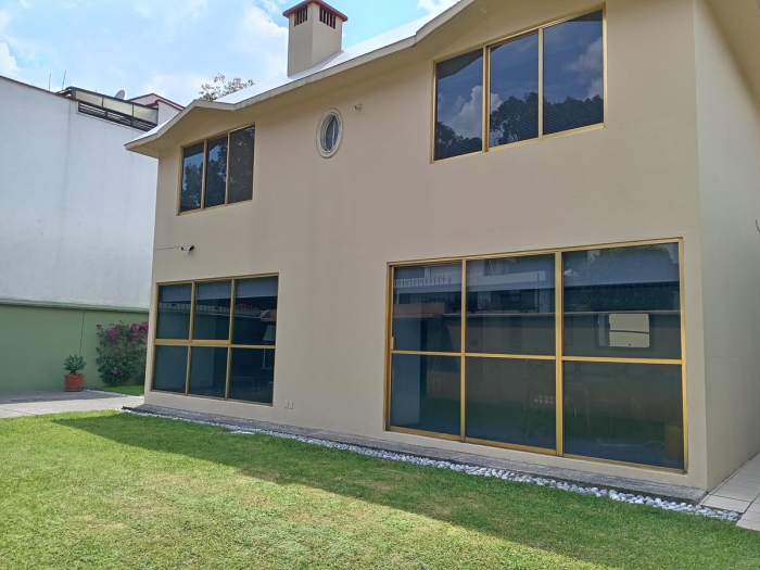 Casa con Jardín en Paseo de las Palmas