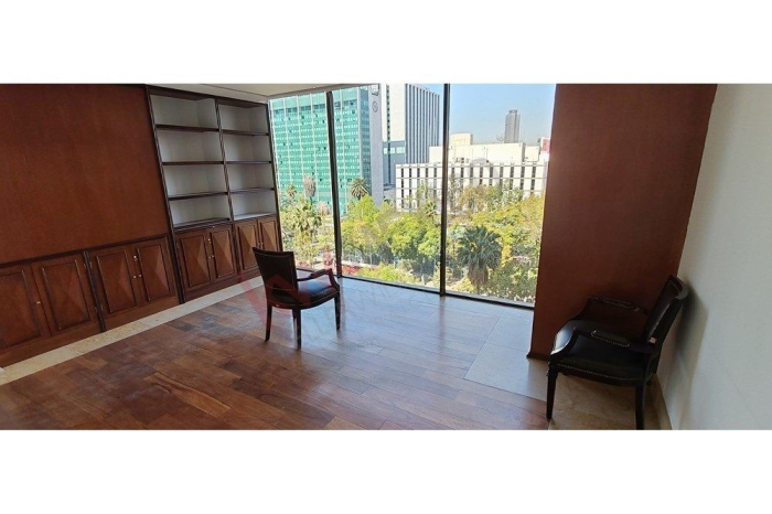 Oficinas en Paseo de la Reforma Cerca del Angel