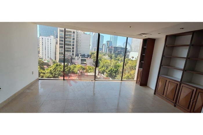 Oficinas en Paseo de la Reforma Cerca del Angel