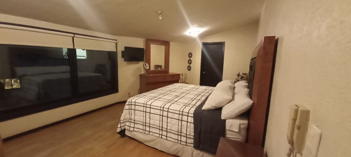 CASA EN VENTA EN INTERLOMAS