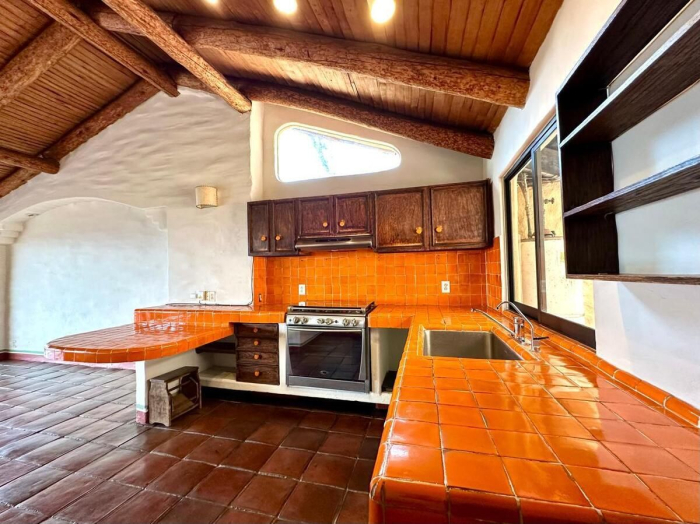 Tu nuevo hogar con encanto único en Vistas del Valle