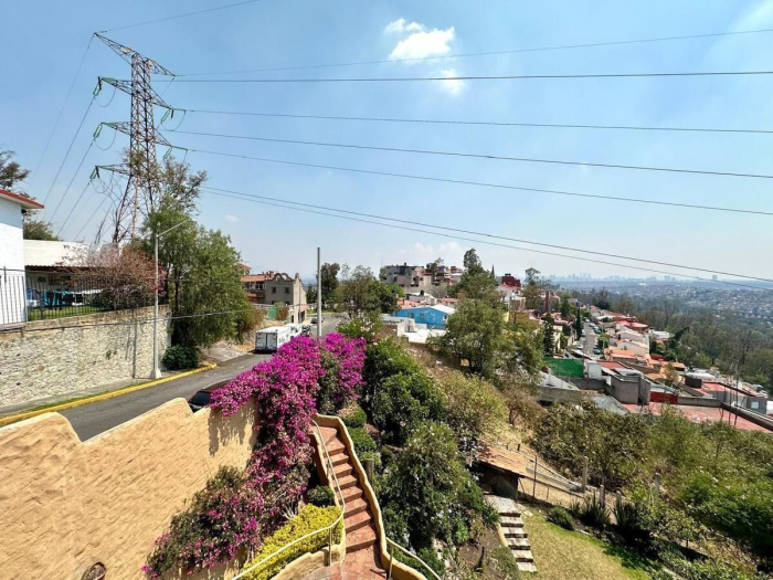 Tu nuevo hogar con encanto único en Vistas del Valle