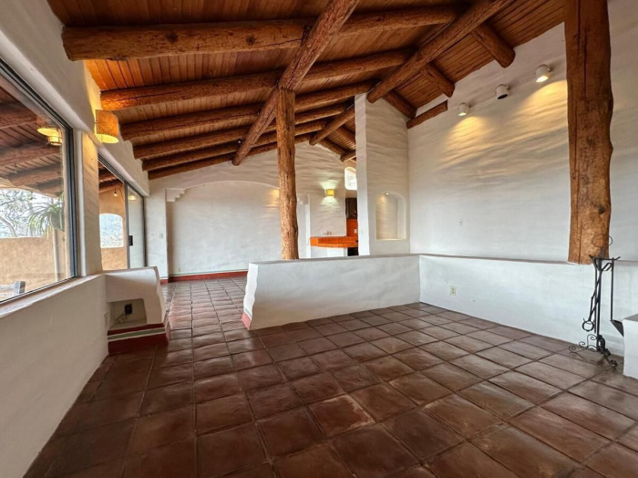 Tu nuevo hogar con encanto único en Vistas del Valle